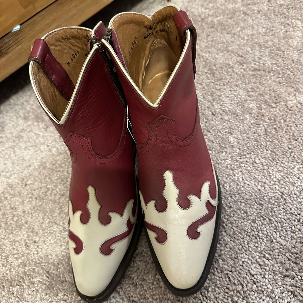 Lucchese Burgundy and Cream Boots sz 7.5